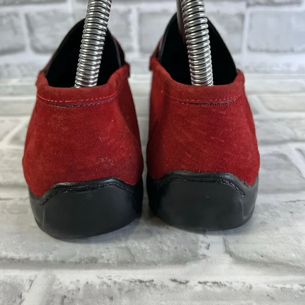 Valley Lane Women's Size 7 Red Suede Leather Perforated Moccasin Loafers Vintage
